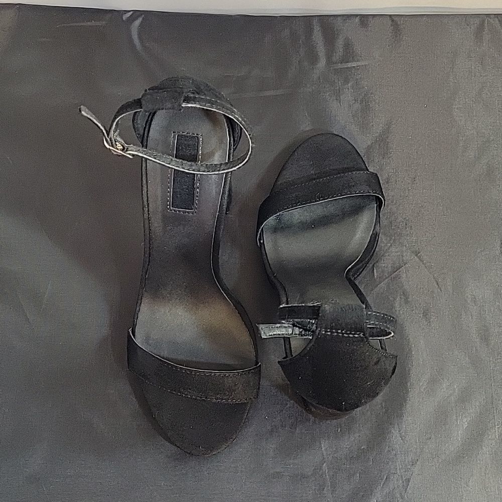 Forever 21 Ankle Strap Block Heel Open Toe Women"… - image 5